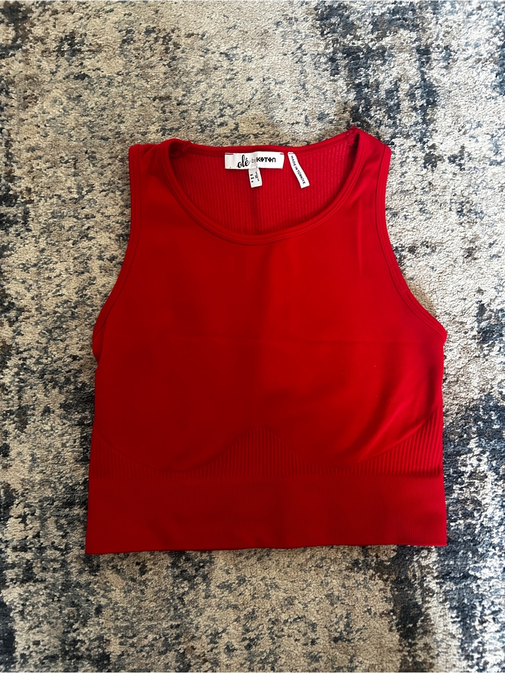 red cropped ribbed tank top